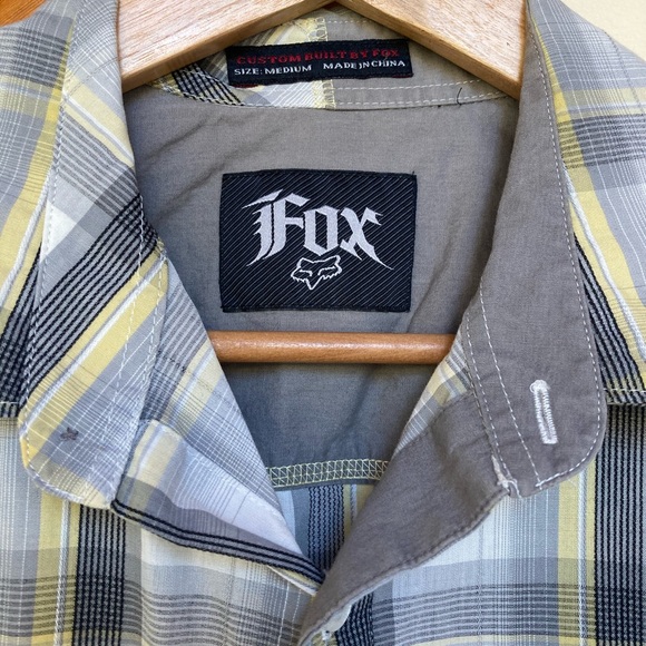 Fox Medium Button up Short Sleeve - Picture 2 of 9